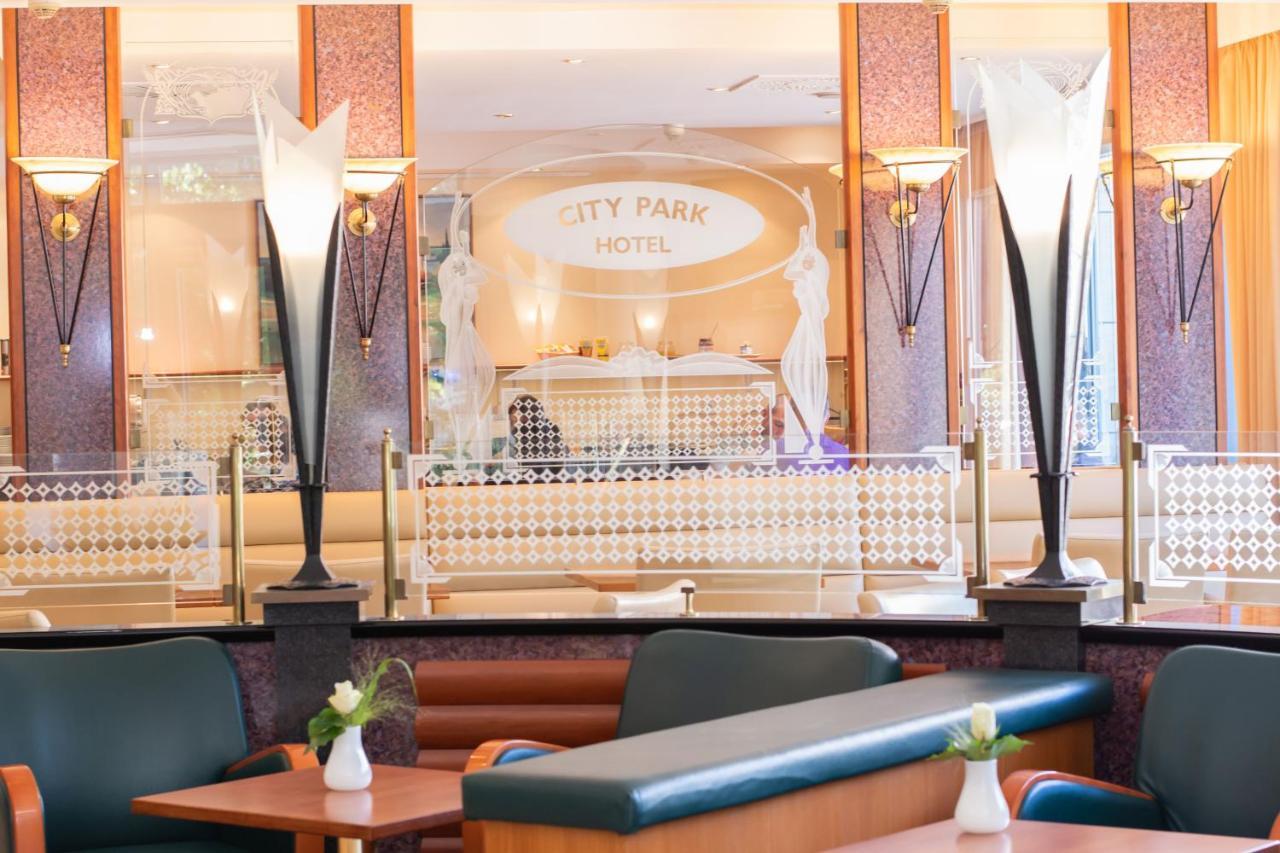 City Park Hotel Frankfurt  Exteriör bild